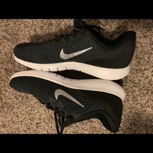 Nike flex training shoes
